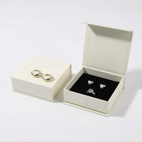 Custom Magnetic Closure Rigid Box for Jewelry Packaging